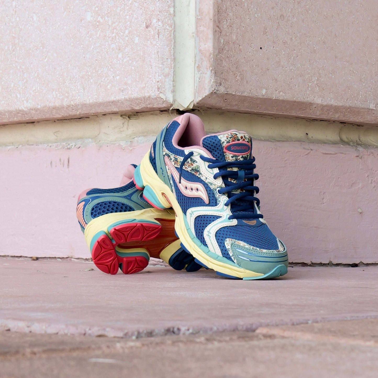 Mens Saucony ProGrid Triumph 4 Kissaten (Blue/Beige)