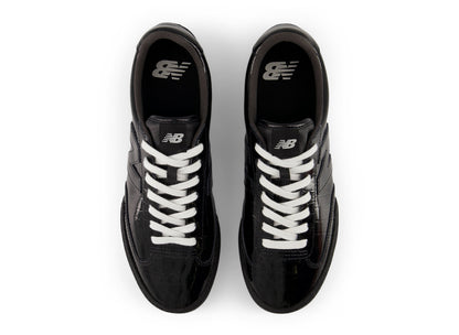 New Balance UGTR2SV in Black